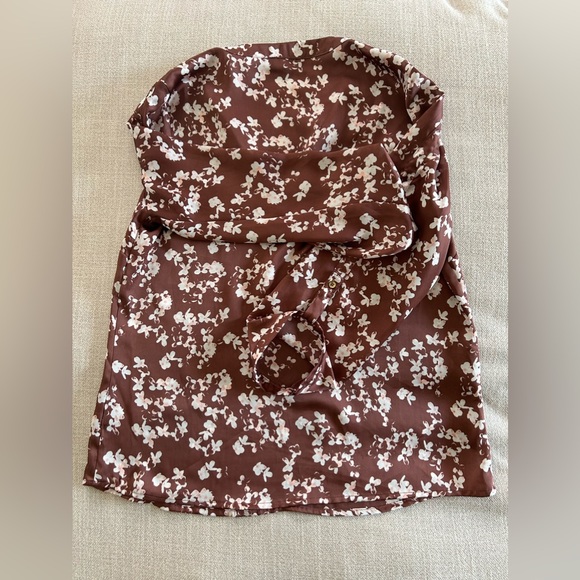 The Limited Brown Floral Pattern 3/4 Sleeve Shirt. Size Medium - Picture 10 of 13